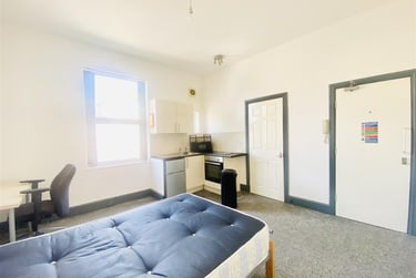 1 bed studio, Park Road, Lenton, Nottingham, NG71JG - Image 2